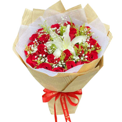 揭阳19朵红玫瑰1支百合，永恒之美