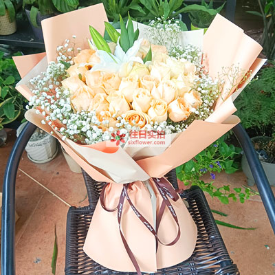 揭阳33朵香槟玫瑰百合，心里永远是你